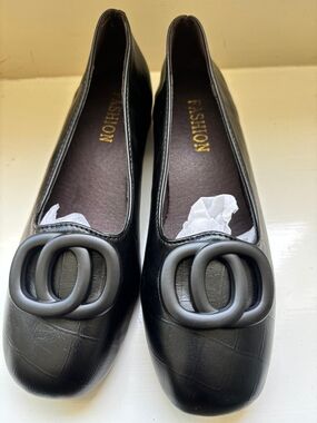 Black Womens Ballet Flats with Decorative Buckle